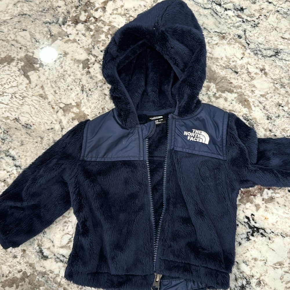 Infant 3/6 month navy North Face fleece— like new.